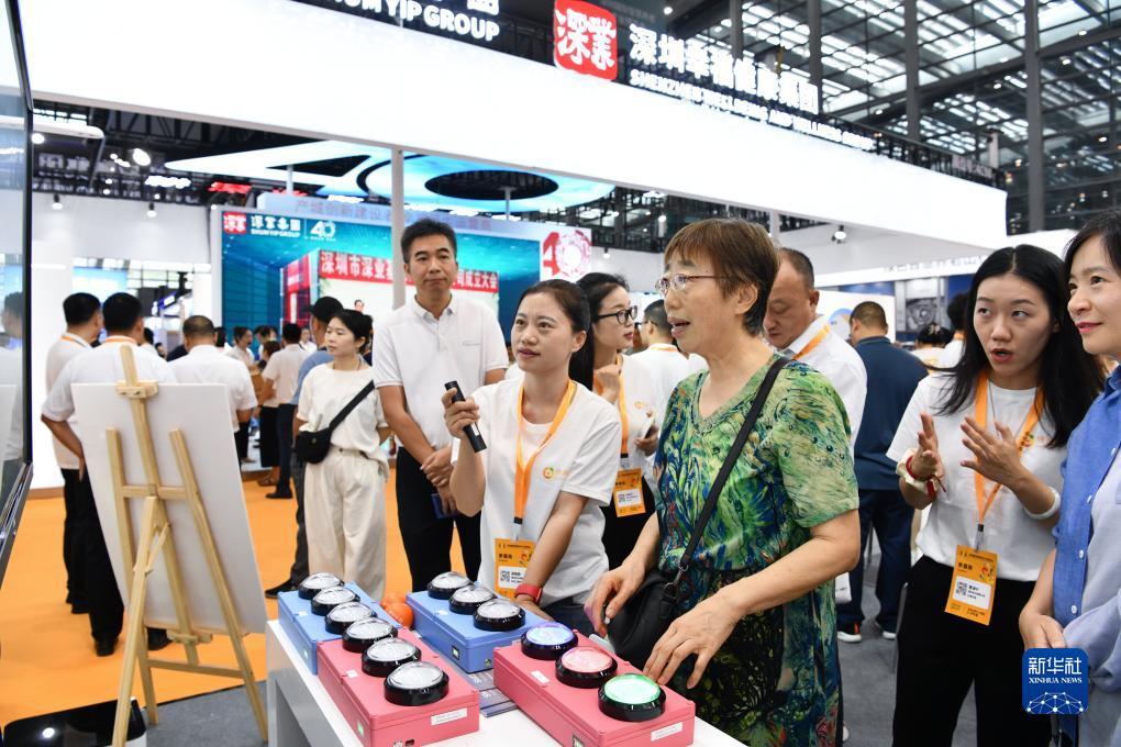 冰球突破怎么玩容易赢